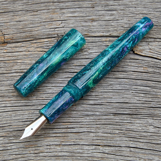 ! "Dark Teal Abalone XTR" Fountain Pen