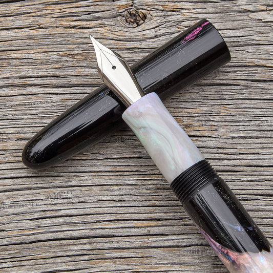 ! "Abracadabra" Fountain Pen 2/2