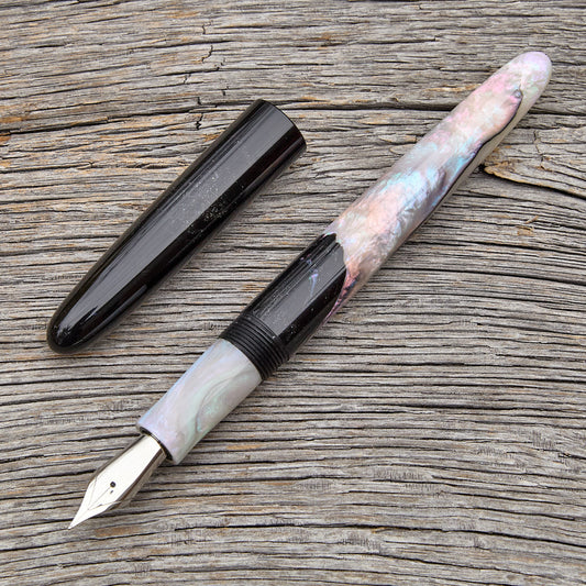 ! "Abracadabra" Fountain Pen 2/2